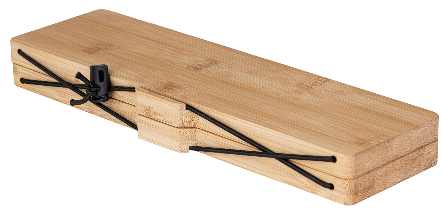 Faltbares Schneidebrett mit zwei Messern